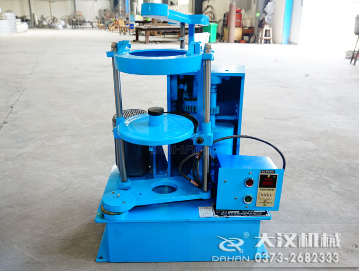 拍击式标准振筛机具备拍击和往复运动,物料下料快,筛面不易堵塞